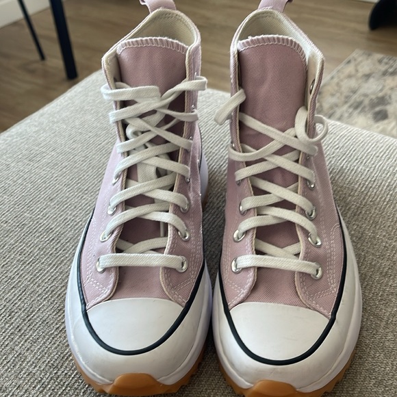 Himalayan Salt Run Star Converse- Size 7 - Picture 2 of 8